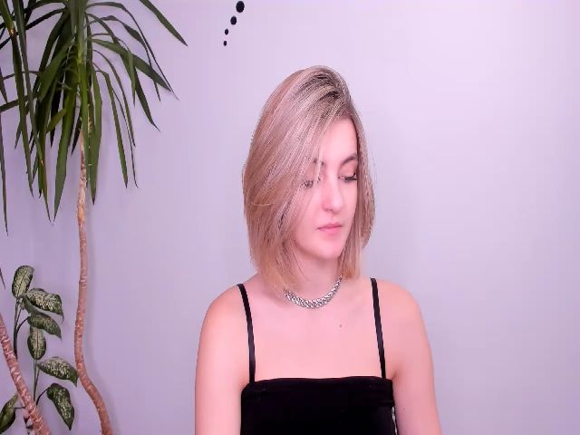 Live sex webcam photo for HelelGretta #270818217