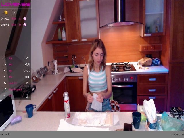 Live sex webcam photo for ELLIEFLOYD #270826751