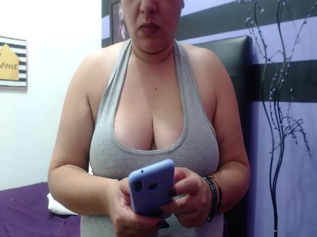 Live sex webcam photo for Kloe_wicked #270822983