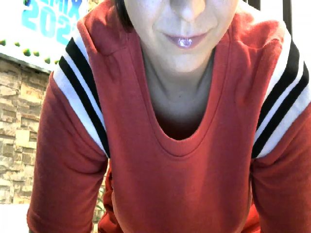 Live sex webcam photo for Velicious7 #270820888