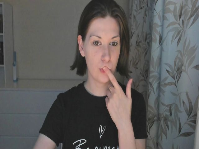 Live sex webcam photo for GretaMiln #270826918