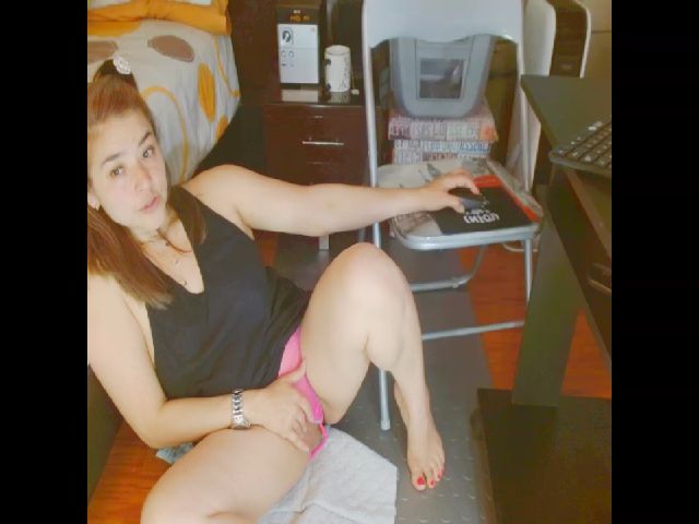 Live sex webcam photo for Salomesweet69 #287861664