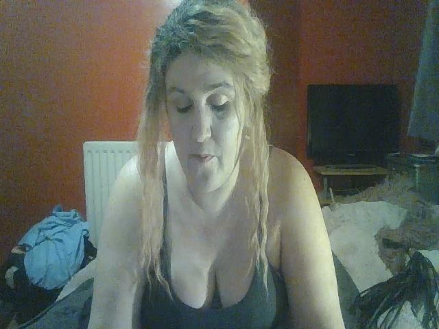 Live sex webcam photo for YUMMYMUMMY39 #270826959