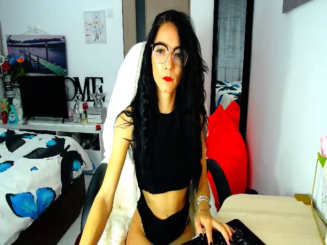 Live sex webcam photo for Stacylovesin #270828039