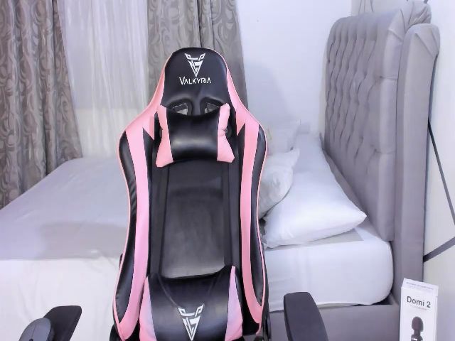 Live sex webcam photo for Candace18x #270812786