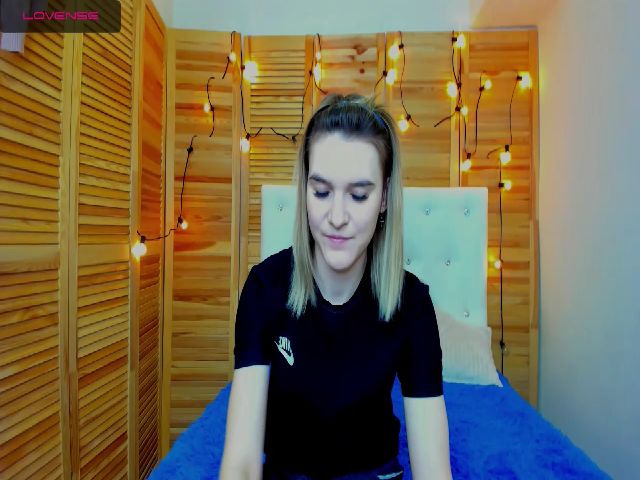 Live sex webcam photo for MarliTes #270814009