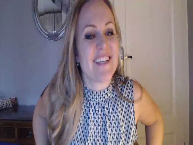 Live sex webcam photo for JustLily #270820982