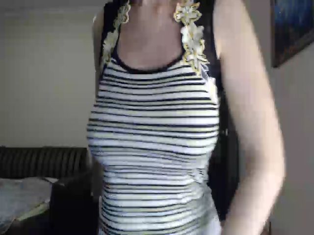 Live sex webcam photo for SmallUniverse #270817339