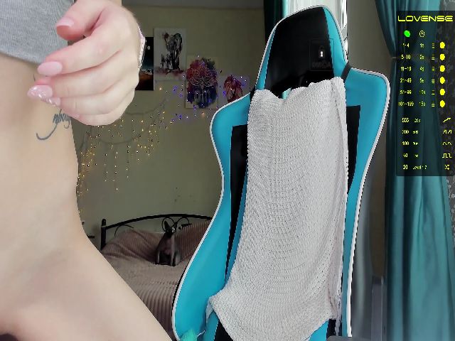 Live sex webcam photo for Elysi_ #270817440