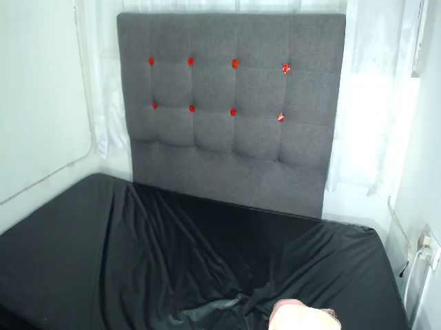 Live sex webcam photo for Tamy07 #270822479