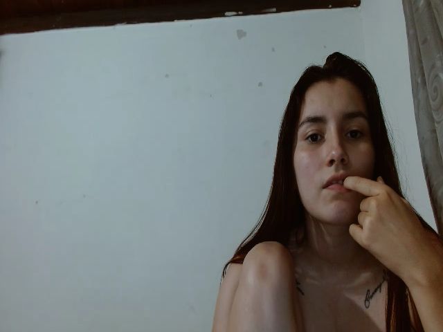 Live sex webcam photo for Girlhot29 #270814642