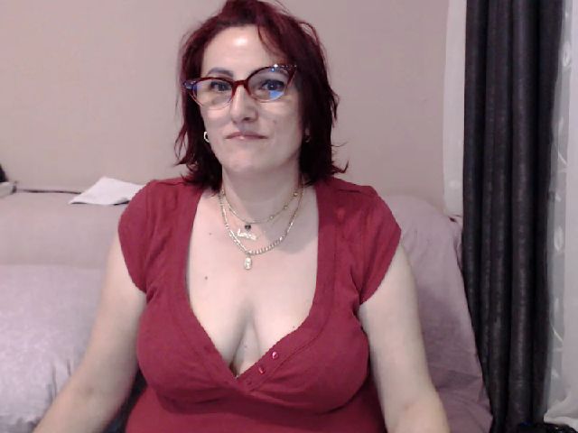 Live sex webcam photo for Elssye #270812932