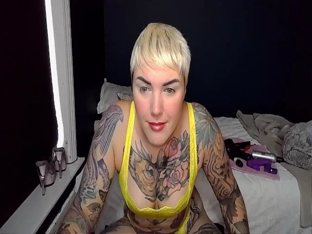 Live sex webcam photo for MissCharliex #270817550