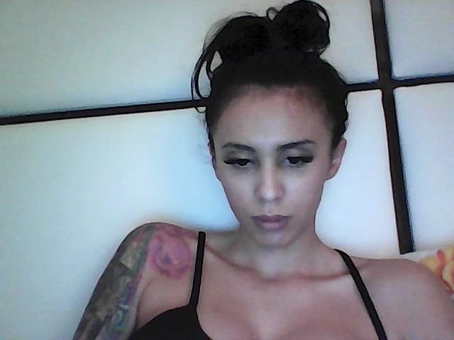 Live sex webcam photo for TiaraBrown #270827525