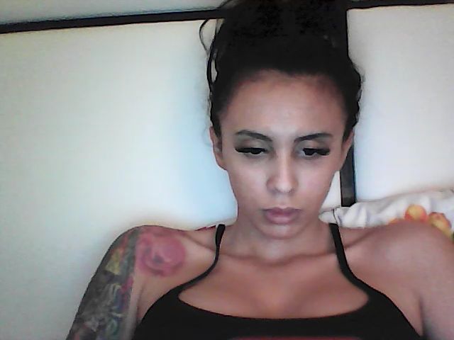 Live sex webcam photo for TiaraBrown #270828160