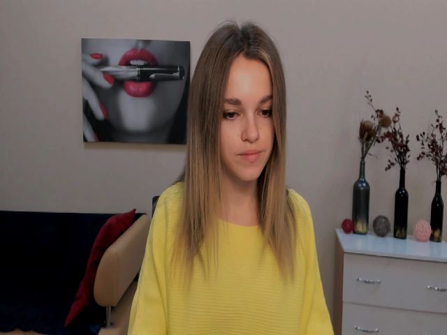 Live sex webcam photo for LoreinKis #270816776