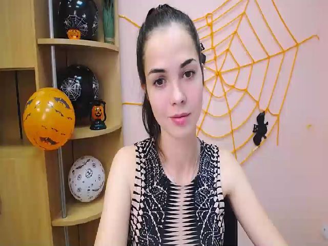 Live sex webcam photo for KatieCute_ #270821363