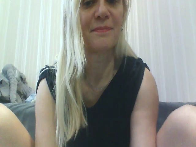 Live sex webcam photo for Superwife #270817257