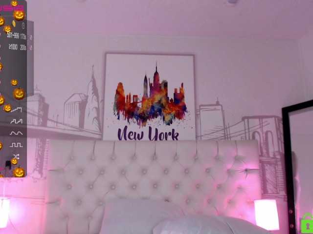 Live sex webcam photo for emilistone #270815858