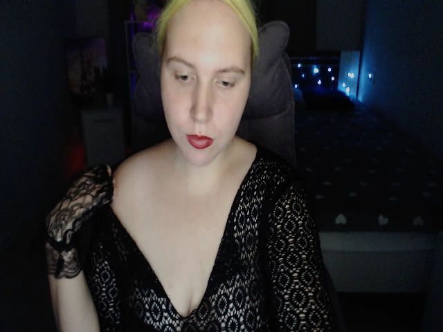 Live sex webcam photo for SweetnessLucy #270821743