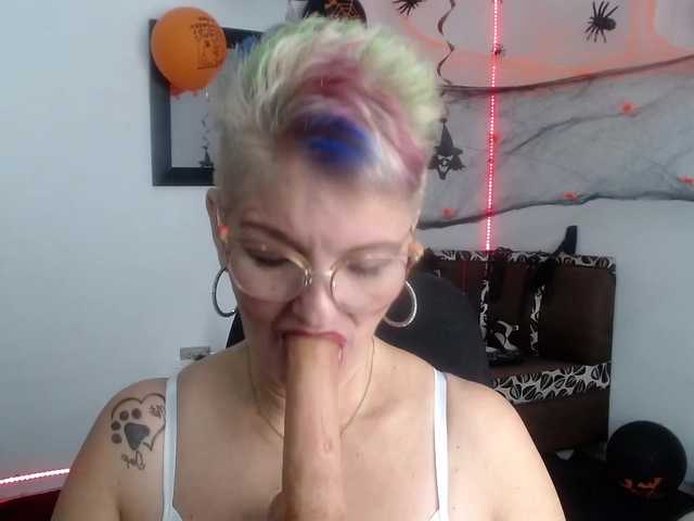 Live sex webcam photo for bety-cum2 #288017280