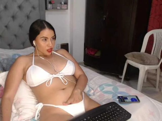 Live sex webcam photo for Sexybbianca #270815615