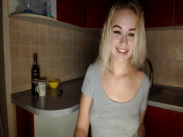 Live sex webcam photo for LeyaRoyal #270812876