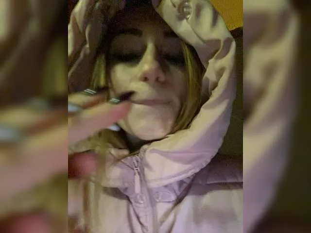 Live sex webcam photo for -Mermaid- #270810343