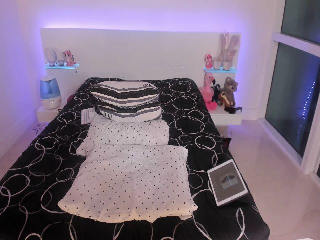 Live sex webcam photo for Yasmeen_xo #270827997