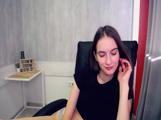 Live sex webcam photo for Lina_Sunny1 #270814386