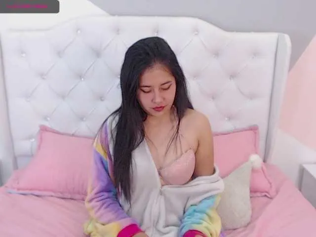Live sex webcam photo for zelda-19 #270824098