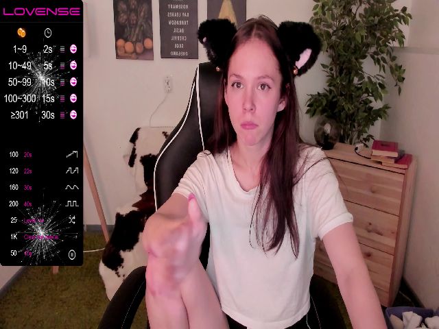 Live sex webcam photo for Sh0wroom #270826820