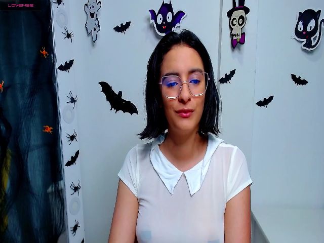 Live sex webcam photo for MiaportmanX #270812972