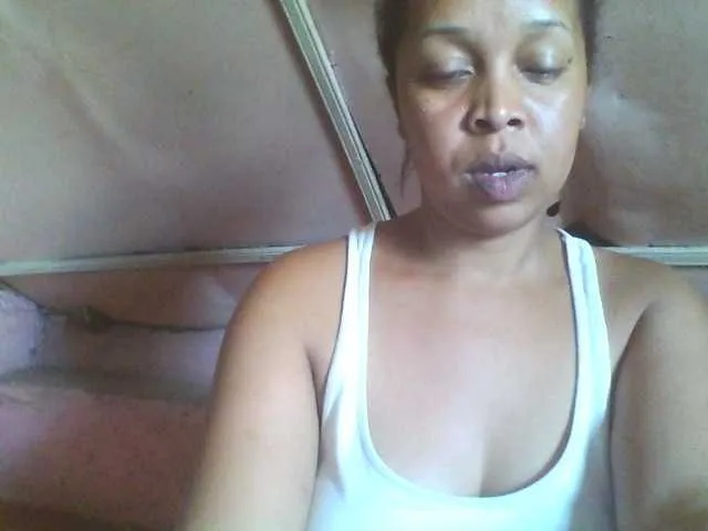 Live sex webcam photo for big-ass-sexy #270838159