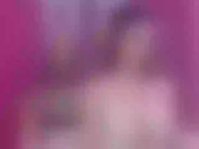 Live sex webcam photo for BustyxxHelen #270833773