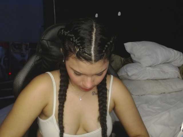 Live sex webcam photo for lolaastars1 #270834587