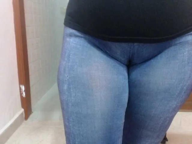 Live sex webcam photo for MiaRosse- #270842608