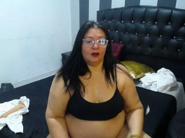 Live sex webcam photo for candystorm01 #270834560