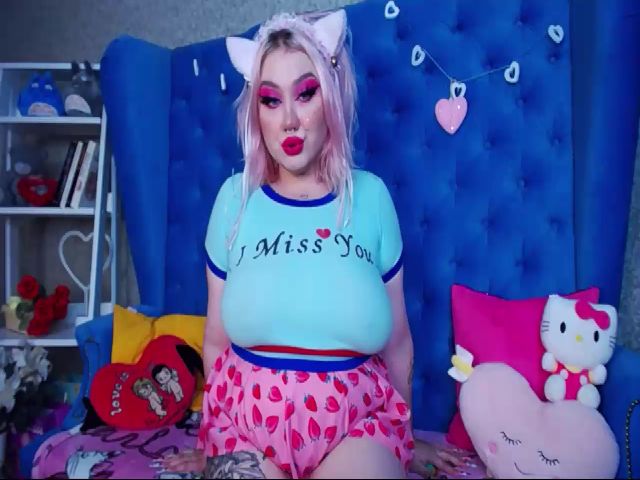 Live sex webcam photo for CurvyAlyce19 #270832813