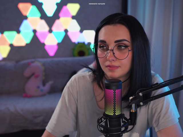 Live sex webcam photo for MalinaBo0m #270841727