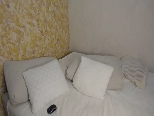 Live sex webcam photo for Margarita_18 #270845621