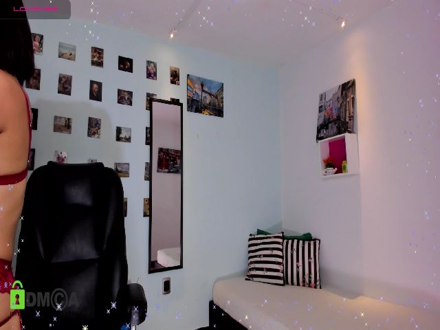 Live sex webcam photo for Miia____ #270845388