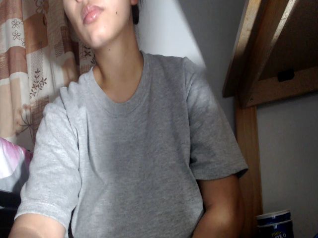 Live sex webcam photo for HotpukiLuver #270845447