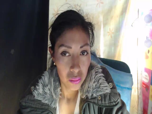 Live sex webcam photo for CHILENITAHOT #270844027