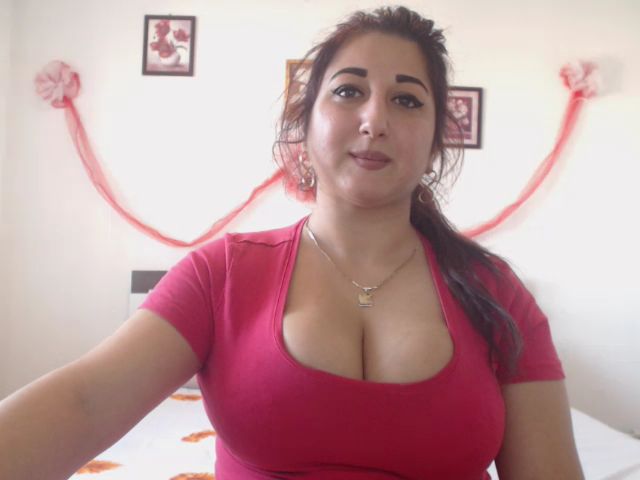 Live sex webcam photo for KinkyMyax #270833325