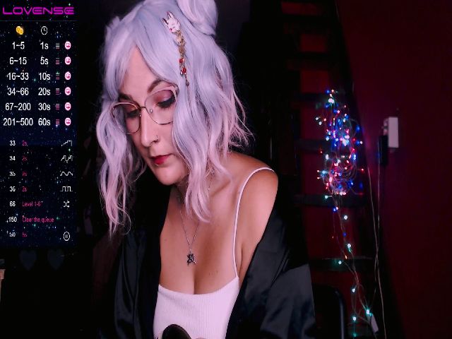 Live sex webcam photo for WinonaCooper #270839092
