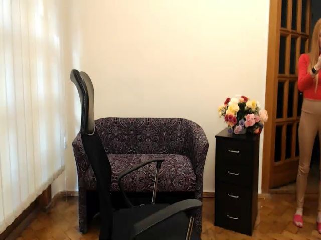 Live sex webcam photo for KellyLyons #270836367