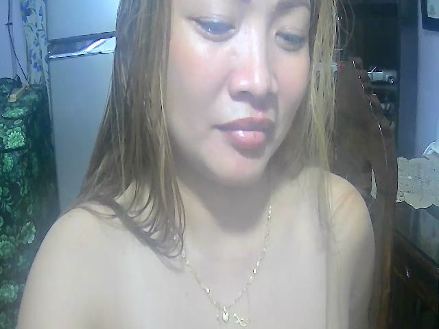 Live sex webcam photo for Annie_19 #270836672
