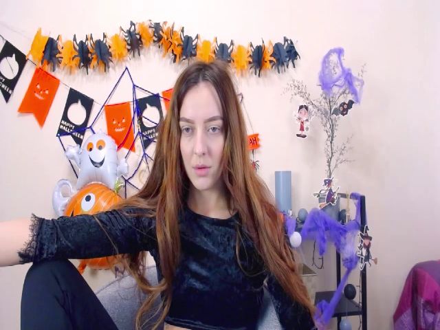 Live sex webcam photo for HotAndSexyGi #270837085