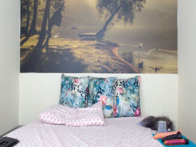 Live sex webcam photo for AikoTailor #287876763